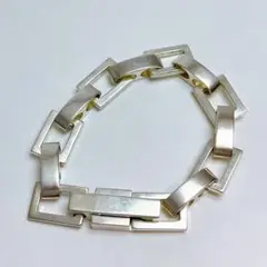 Item thumbnail for item 06b822b7-237d-43a3-abc3-71f27723098d