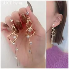 Item thumbnail for item 26075daa-8bd2-4c2b-b6a6-9233c4a3d35f
