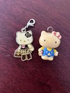 ハローキティチャーム 2個セット
