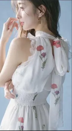正規未使用　SNIDEL バックリボンシフォンワンピース