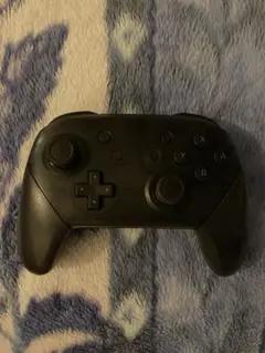 Switchコントローラー ブラック　純正品 ピカチュウデザイン　HORI製