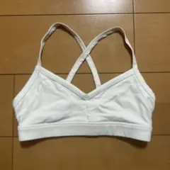 alo yoga トップス　ホワイト