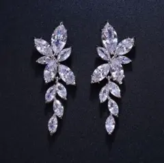 ピアス(イヤリング) シルバー ジルコニア ウェディングアクセサリー リーフ