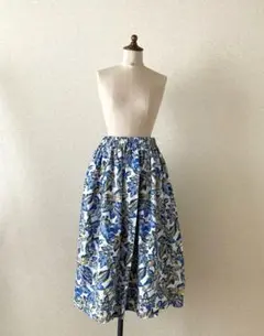 SACRA　ボタニカル　コットン タックロングフレアスカート