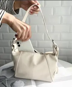 フェイクレザーベルトデザインハンドバッグ
