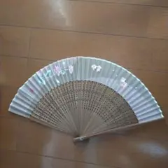 花柄刺繍の竹製扇子