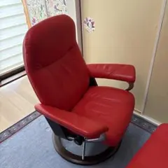 赤 リクライニングチェア オットマン付き