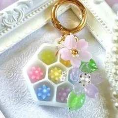 新作‼️七色金平糖と桜のボックス②　カラフル　キーホルダー　7色　和風　和菓子