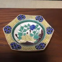 青手古九谷六角牡丹の図