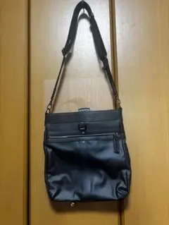 輪怐LIN-KU 濃紺合成皮革ショルダーバッグ