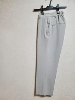 スラックス　グレー