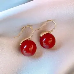赤い球体デザイン フックピアス