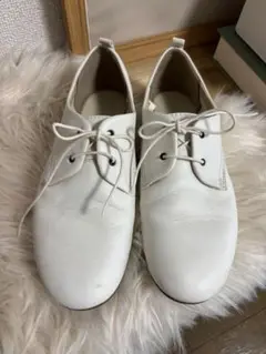 無印良品　疲れにくいレザーシューズ　オフ白