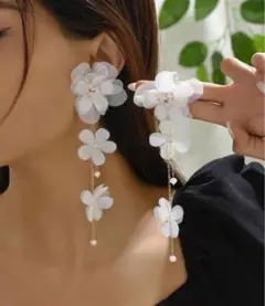 ⭐ 【残りわずか】フラワー ピアス ホワイト アクセサリー 結婚式 花 大ぶり