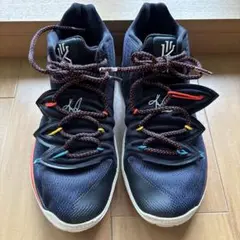 Nike Kyrie 5 フレンズ