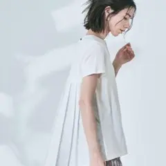 白tシャツ バックプリーツ　大きめ