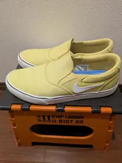 Nike イエロースリッポン　27cm