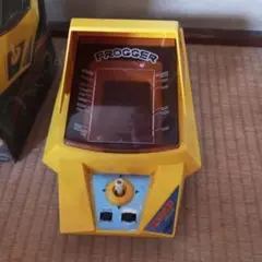 希少　ジャンク品　学研　フロッガー　レトロゲーム Amazon.co.jp: レア希少 LSI 学研 コナミ フロッガー 昭和レトロ