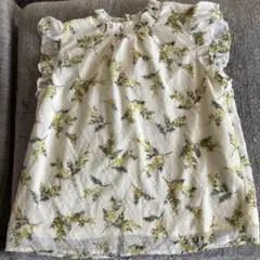 《アースミュージックアンドエコロジー》トップス