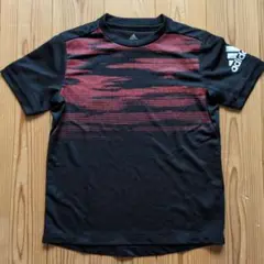 adidas 黒/赤　140cm