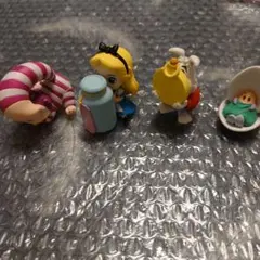 かくれんぼフィギュア　アリス