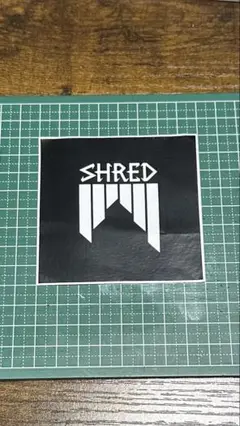 SHRED ステッカー
