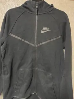 【早い者勝ち】NIKEジップパーカー！