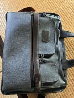 美品✨️トゥミ　ビジネスバッグ PVC　グレー　2way　26141EG2 美品✨️トゥミ ビジネスバッグ PVC グレー 2way 26141EG2