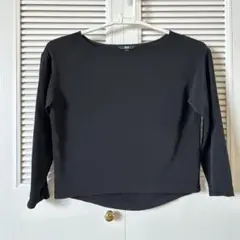 ユニクロ　トップス　黒　胸周り50㎝