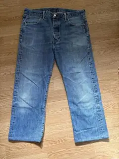 Levi's ライトブルーストレートデニム　501 古着