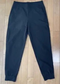 【美品】UNIQLO ウルトラストレッチアクティブジョガーパンツ 黒 Mサイズ