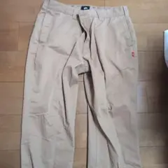 ステューシー　チノパン