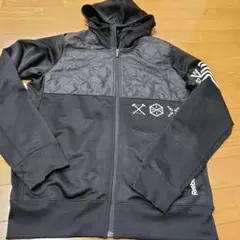 リーボック　パーカー　黒　　は