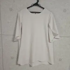 アイボリー フレアスリーブ トップス