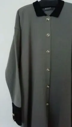 バリーのカーディガン