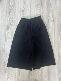black wide cropped pants shorts
