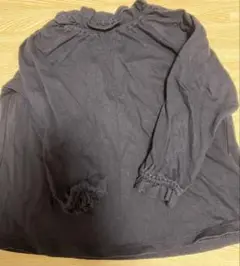 フリルネックTシャツ
