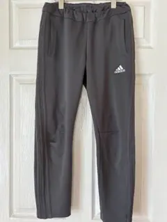 adidas アディダス　グレー ジャージパンツ　ランニング　レディース