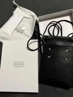 メゾンマルジェラ スマホポーチ