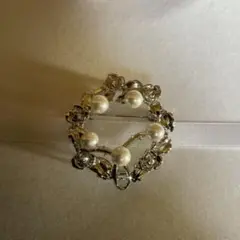 桂　由美　花モチーフ ブローチ