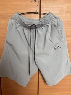 OAKLEY ショートパンツ グレー