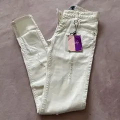 ホワイト スキニーパンツ ダメージ加工 新品タグ付き