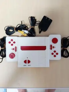 ファミコン本体 ホワイト/レッド コントローラー2個付き