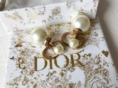 DIOR Tribalesパール Diorロゴ ピアス ギフト