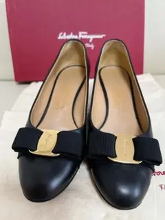Salvatore Ferragamo ブラックレザーシューズ