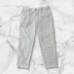 ホワイト　ジーンズ　ユニクロ
