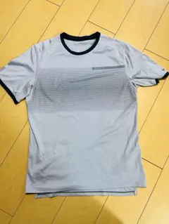 NIKE トレーニングシャツ　ランニング　サッカー