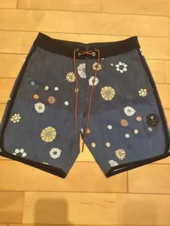 【美品】VISSLA 花柄水着 サイズ28 ロンハーマン