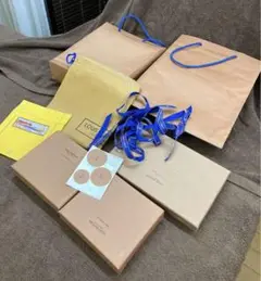 ルイビトンの箱、紙袋、布袋、リボン、シール等のセット