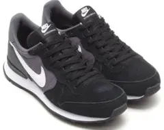 NIKE INTERNATIONALIST